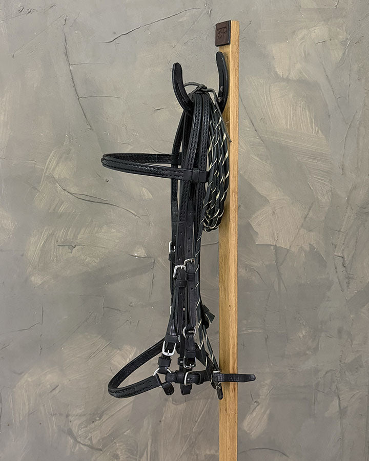 Apero de cabeza lomillado al centro negro con negro